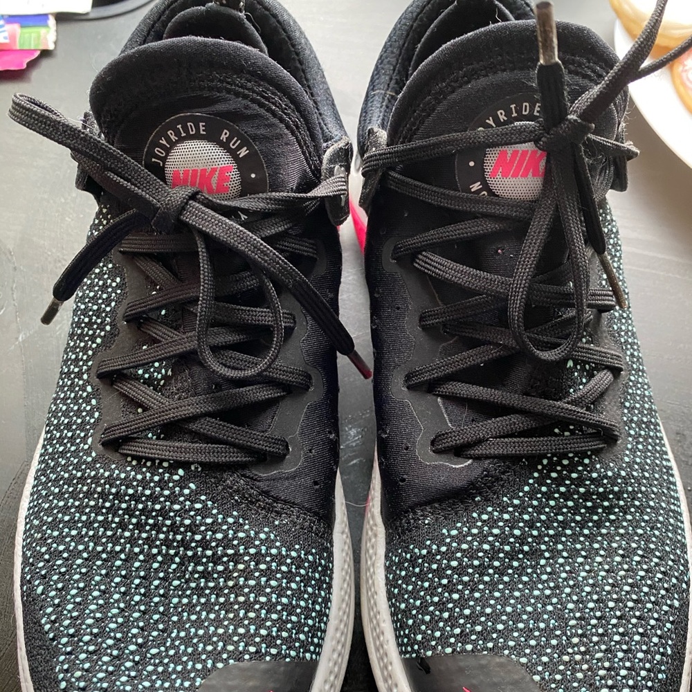 Nike Women Joyride Run Flyknit Running Shoe
